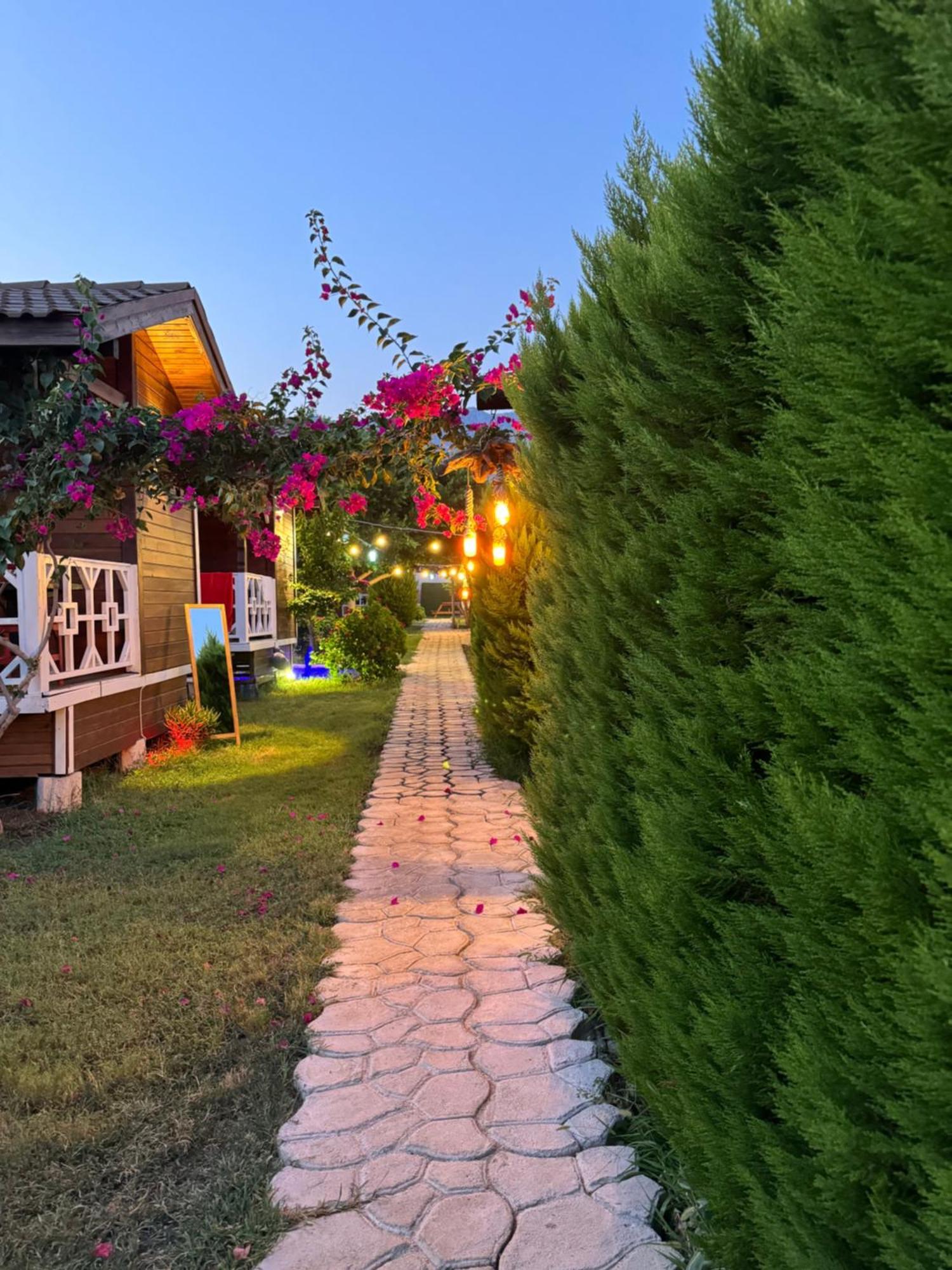 Karaoez Ada Bungalows & Villa Esterno foto